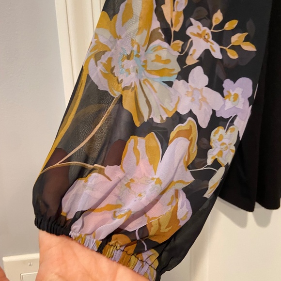Tahari Black Blouse with Floral Chiffon Sleeves – Size 1X - Picture 2 of 7